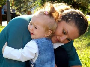 Hvorfor vi ikke bør lade babyer græde