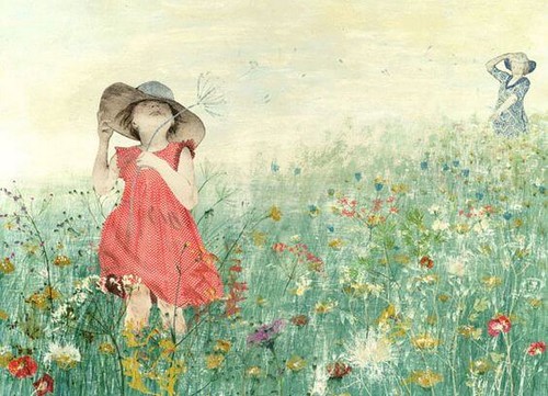 pige løber på en eng