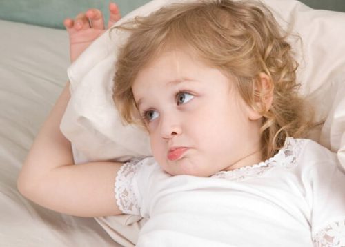 Hvorfor spørger børn om vand, når de er lagt i seng?