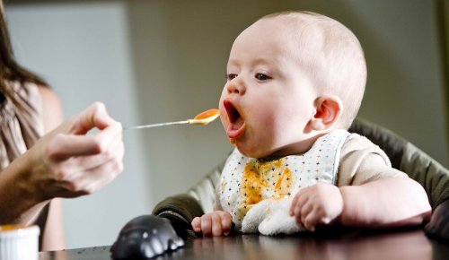 Baby spiser puré