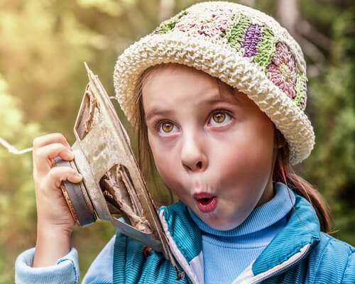 børn der taler med sig selv