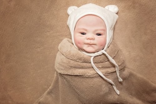 baby er pakket ind