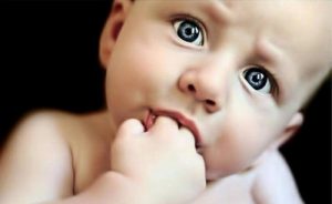 Dit Barns Helbred: Er Det Skadeligt At Sutte På Tommelfinger?