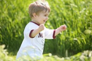 Forstå din 2-årige med disse 4 tips