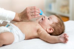 Hvordan man afhjælper en forstoppet babynæse