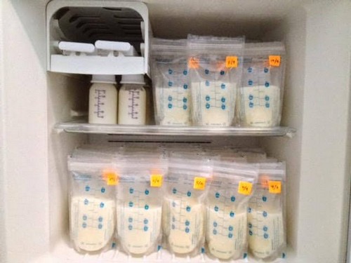 Modermælk: Sådan kan du opbevare den