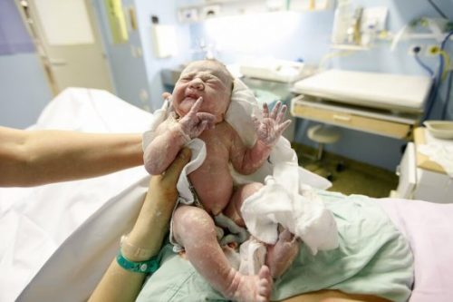 Baby lige blevet født