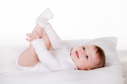 Din babys sjette måned: Indførelse af overgangsmad