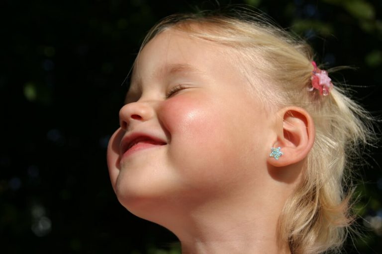 Øreringe til børn: Hvad er den bedste alder?