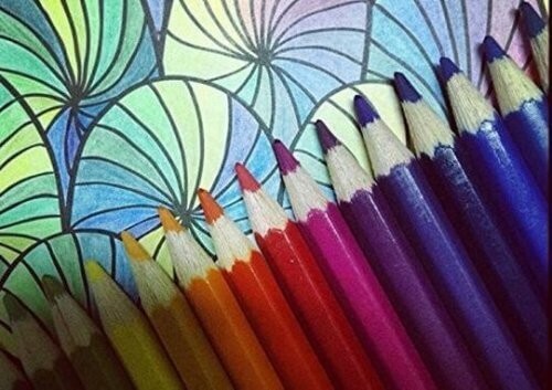 Brug farveblyanter til denne metode