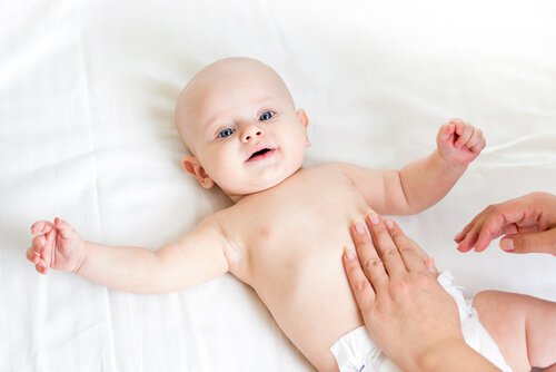 5 massager til at afhjælpe forstoppelse hos babyer