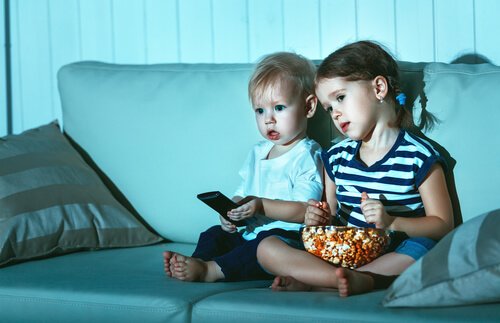 Hvorfor ser børn den samme film igen og igen?