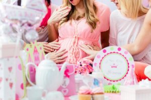 8 sjove lege til et babyshower