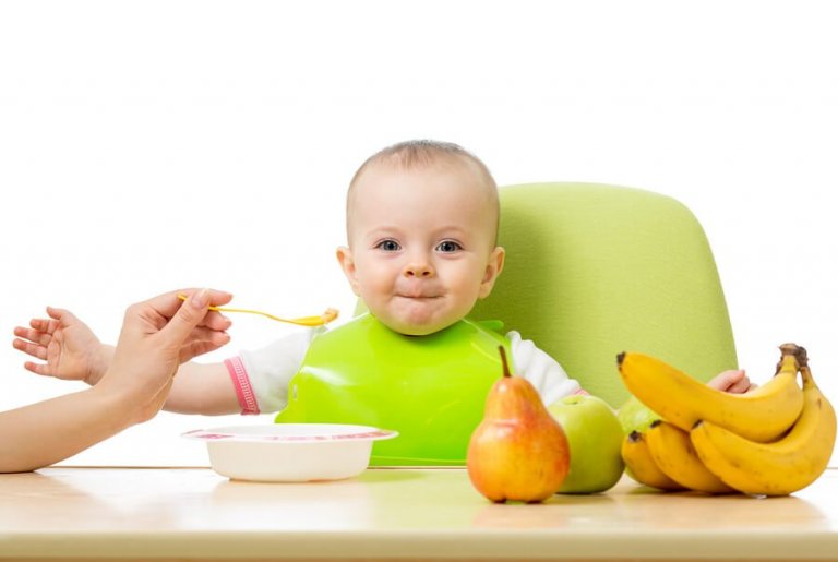 Hvordan introducerer du frugt i dit barns kost?