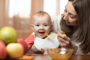 Babymad: Sådan introducerer du din baby til nye smag