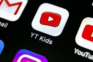 Ved du, hvor gamle børn bør være for at få mobiltelefoner?