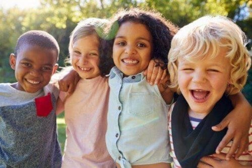 Socialisering i barndommen: Derfor er det vigtigt