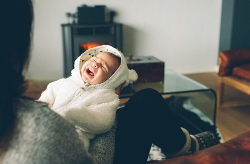 Min baby græder om natten: Tips og gode råd