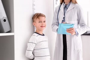 Hvornår stopper drenge med at vokse og udvikle sig?