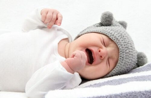 Hvorfor græder babyer i søvne?