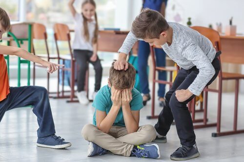 dreng der bliver mobbet i skole