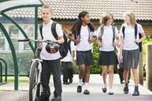 Fordele og ulemper ved skoleuniform