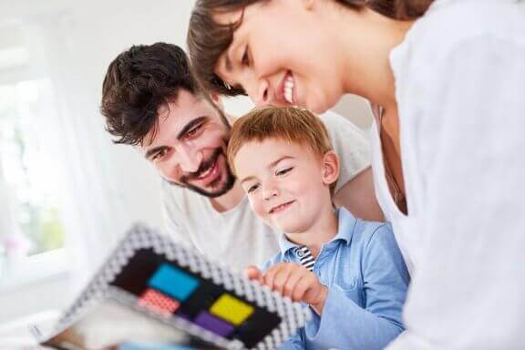 familie der tilbringer tid sammen
