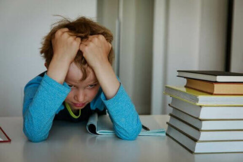 barn frustreret over lektier
