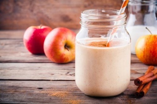 En frugtsmoothie indeholder mange sundhedsfordele