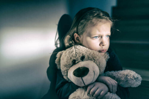 5 tegn på følelsesmæssig mangel hos børn