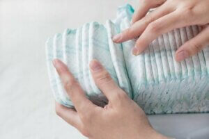 Hvordan du kan lave en trehjulet cykel af bleer