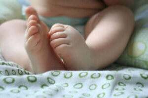 Indadvendte fødder: Hvordan påvirker det børns gang?