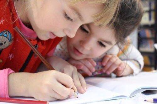 5 øvelser til at forbedre børns håndskrift.