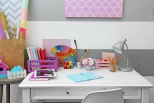 10 fantastiske måder at forberede et skrivebord til dit barn