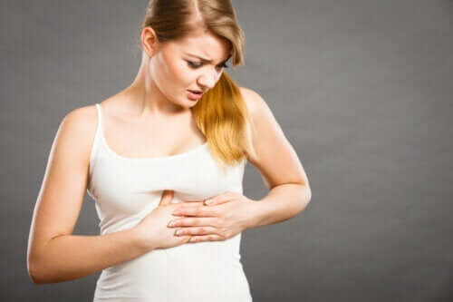 Smerter under amning: Hvad er normalt og hvad er ikke?