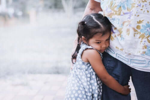6 karaktertræk for overbeskyttende forældre