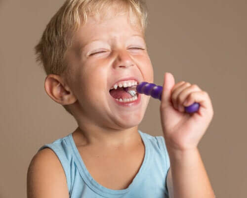 Børns mundhygiejne: Hver alder kræver særlig pleje