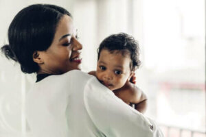 Sådan kan man stimulere en baby følelsesmæssigt fra fødslen