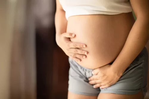 Gravid kvinde føler trang til at tisse