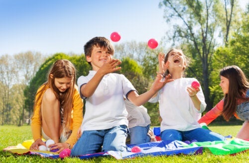 5 spil og aktiviteter til at stimulere lateraliteten hos børn