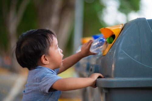 7 lege om genbrug, som du kan lege med børnene