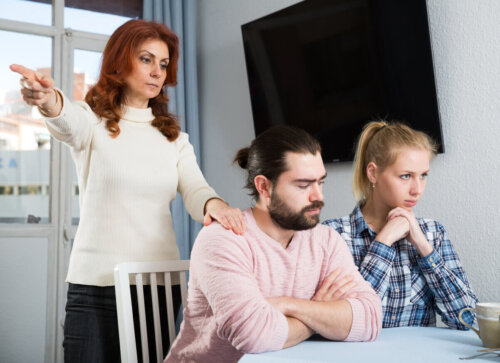 Mor afviser teenagers partner