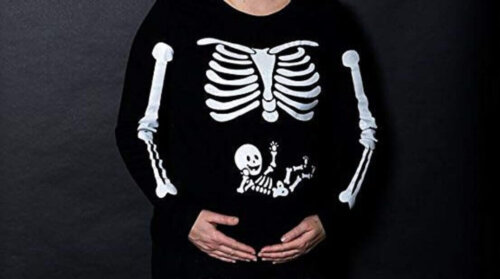 Gravid skelettrøje