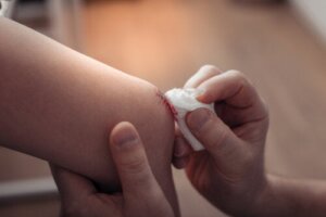 Bylder hos børn: Symptomer, årsager og behandlinger