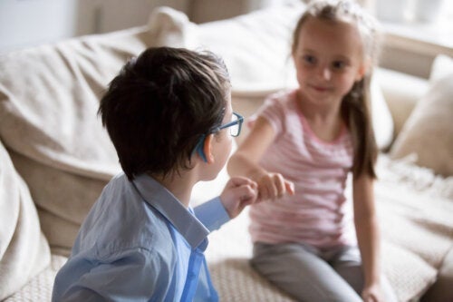 De 5 undskyldningssprog: Hvordan du kan arbejde på dem med dine børn