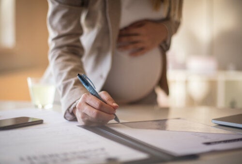 Arbejde under graviditet: Hvad man må og ikke må gøre
