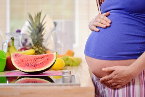Er det sikkert at spise vandmelon under graviditet?