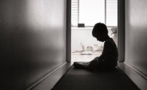 Ensomhed hos børn: Årsager og konsekvenser