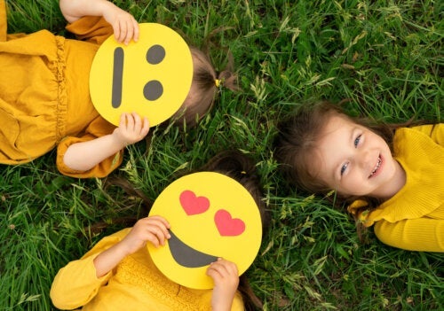 6 enkle teknikker til at hjælpe børn med at udtrykke følelser