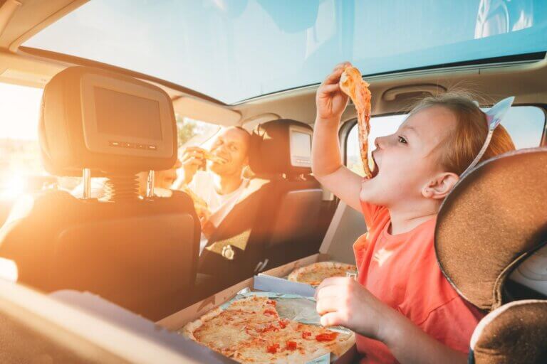 Sådan sikrer du fødevaresikkerheden på en lang biltur